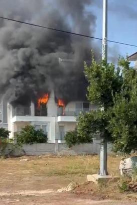 Korkutan ev yangını