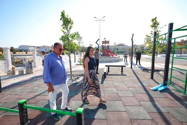 Çeşme'de park ve spor alanları yenileniyor