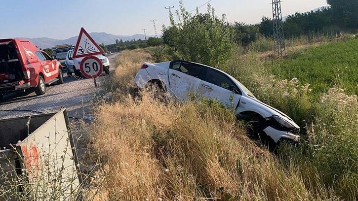 Malatya'da kamyonet ile otomobil çarpıştı: 3 yaralı
