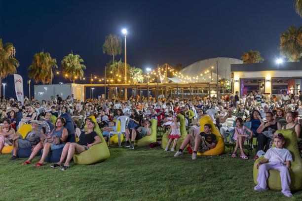 Mersin’de palmiyelerin altında sinema keyfi başladı