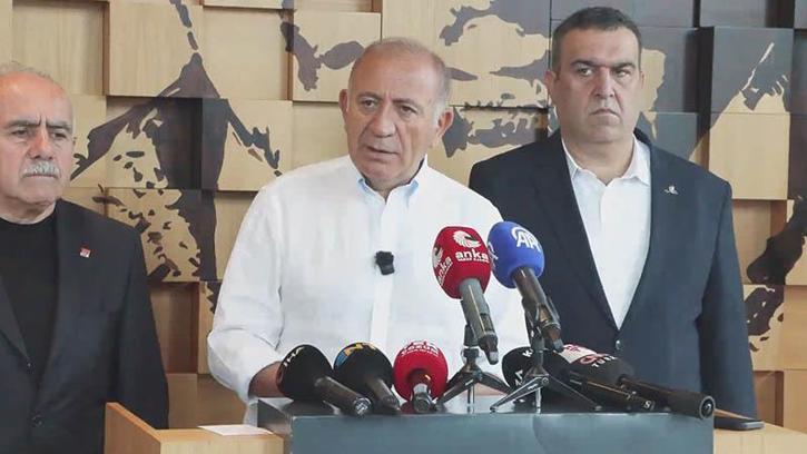 Gürsel Tekin: Bermuda üçgeni ile mücadele ediyoruz