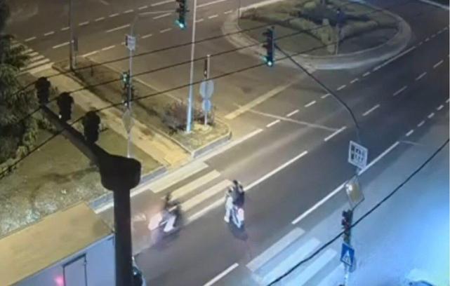 İki motosikletin çarpıştığı kaza kamerada; 3 yaralı