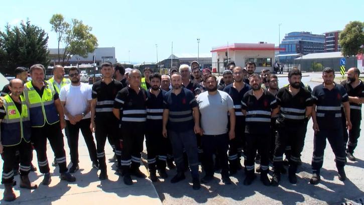Pendik'te maaşlarını alamadığını belirten İETT çalışanlarından eylem