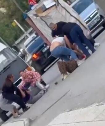 Çorum’da kadınların kavgası kamerada