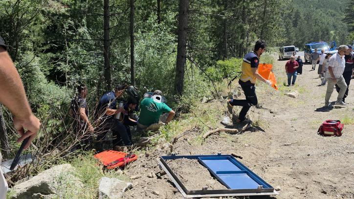 Kütahya'da şarampole devrilen traktörün sürücüsü yaralandı