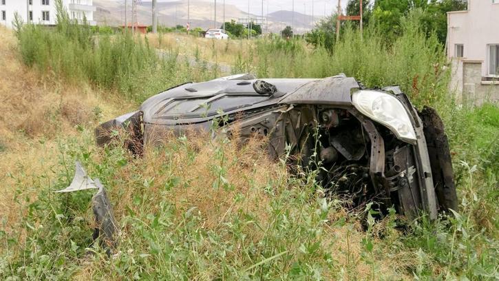 Otomobil takla attı; 4 yaralı