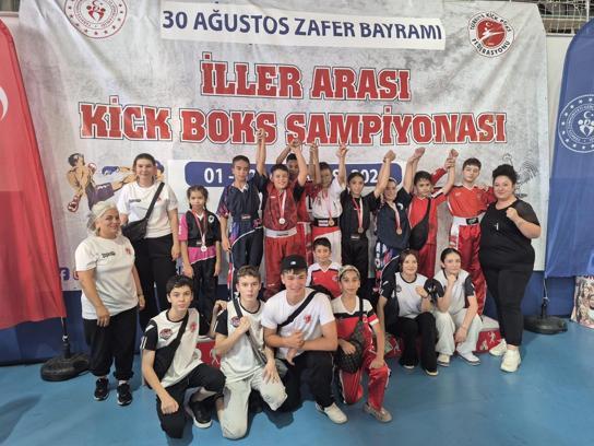 Burdurlu kick boksçulardan 13 madalya