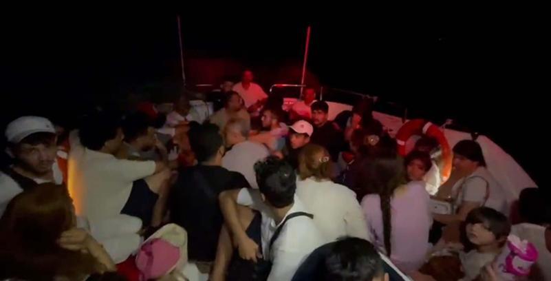 Datça'da Yunan unsurlarının geri ittiği saldaki 36 kaçak göçmen kurtarıldı