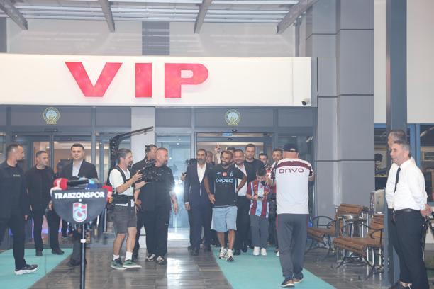 Trabzon’da Salah’a coşkulu karşılama