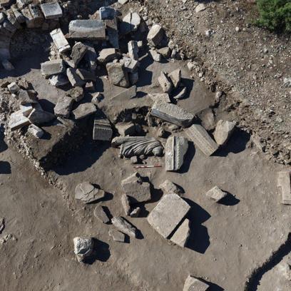 AK Parti'li Çelik'ten Aspendos'ta bulunan 'Asklepios' heykeline ilişkin paylaşım