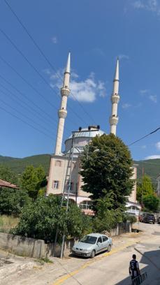 Muhtarlık anons sistemindeki tadilat sırasında cami hoparlörlerinden müzik sesleri yükseldi