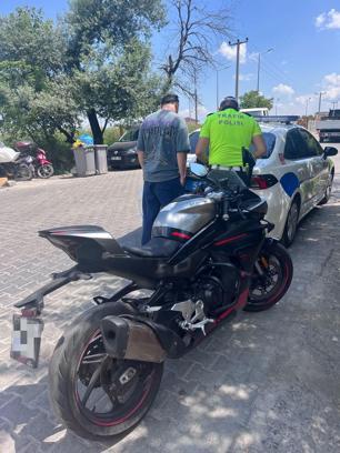 Motosikletle tek teker üzerinde D-100 karayolunda giden sürücüye 46 bin TL ceza