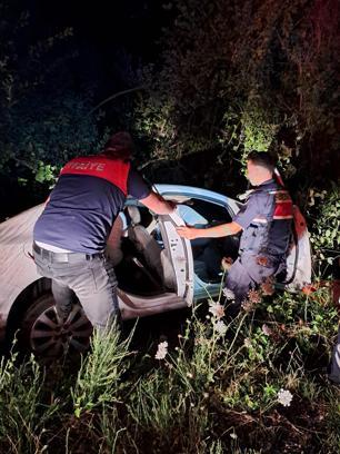 Cide'de otomobil şarampole yuvarlandı: 1 yaralı