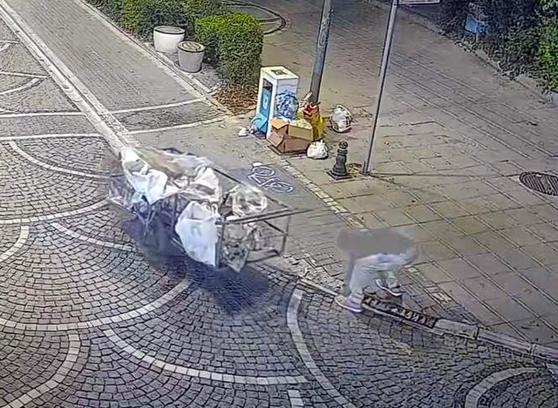 Lüleburgaz'da mazgal hırsızlığı kamerada