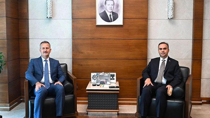 Bakan Kacır, Savunma Sanayii Başkanı Görgün'ü kabul etti