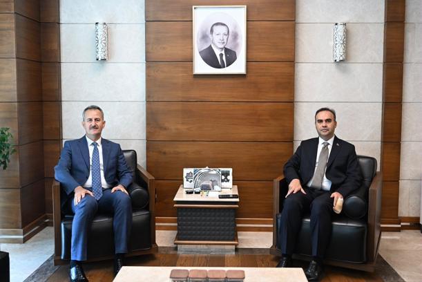 Bakan Kacır, Savunma Sanayii Başkanı Görgün'ü kabul etti