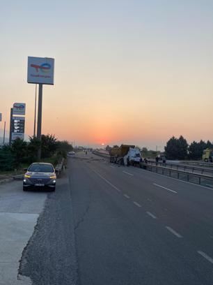 Hafriyat kamyonu bariyerlere çarptı; 1 ölü, 1 yaralı