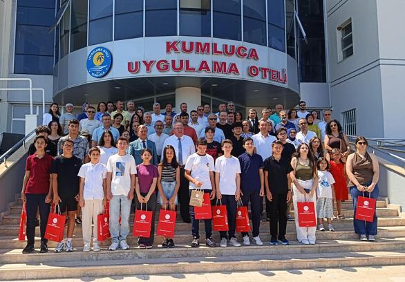 Dereceye giren öğrencilere ödül