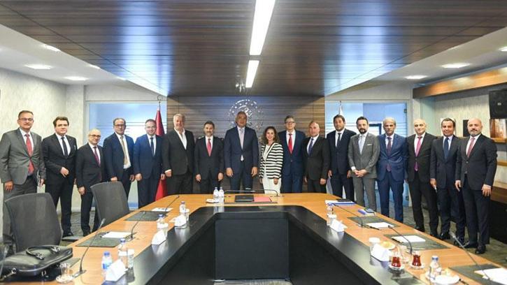 Bakan Ersoy, Hizmet İhracatçıları Birliği yönetimini kabul etti