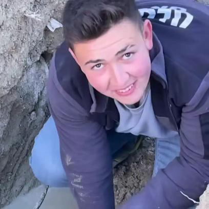 Motosikletle kamyonete çarpan sürücü hayatını kaybetti