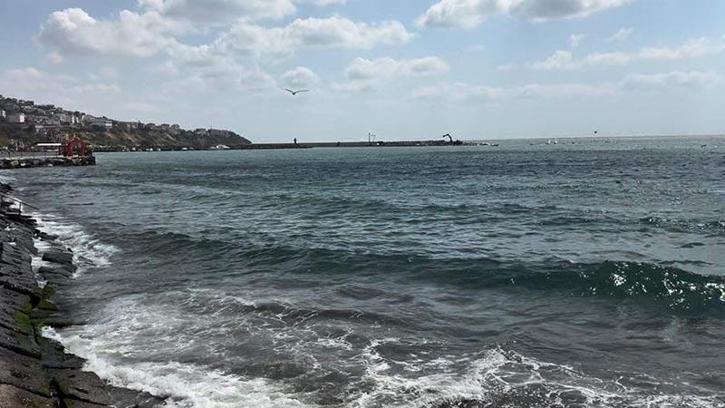 Tekirdağ'da fırtına; eğitim uçuşları iptal, 3 ilçede denize girmek yasak