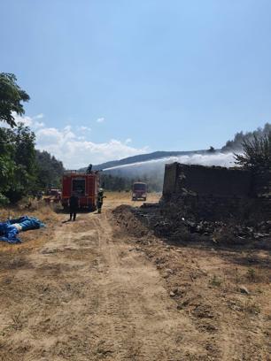 Bolu'da ot yangını eve sıçradı