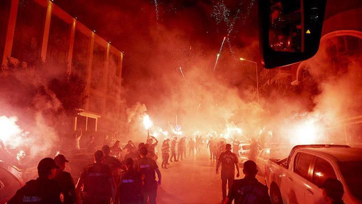 Fenerbahçe kafilesi, Ankara'da coşkuyla karşılandı