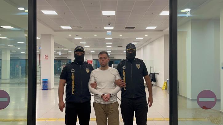 Arjantin'de yakalanıp Türkiye'ye iade edilen suç örgütü elebaşı İstanbul'a getirildi