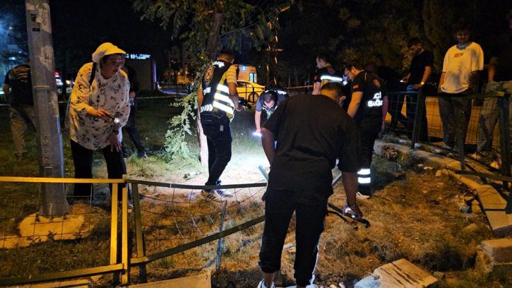 Otomobilin takla attığı kazada, kopan parmağı dakikalarca arandı