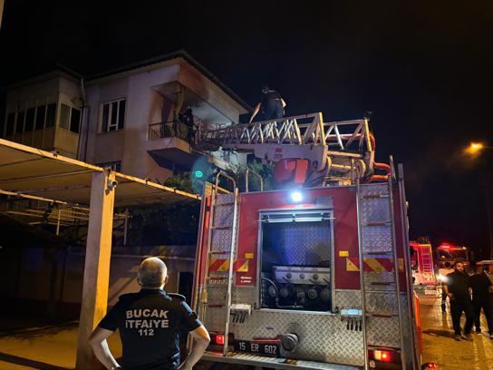 Bucak’ta ev yangını büyümeden söndürüldü