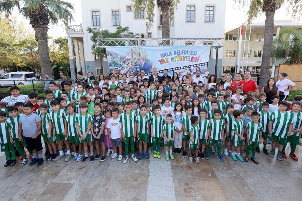 Urla'da çocuklar yaz atölyeleriyle hem eğlendi hem öğrendi