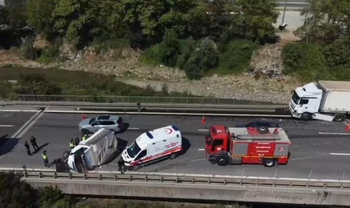 Düzce'de otoyolda zincirleme kaza: 1 yaralı