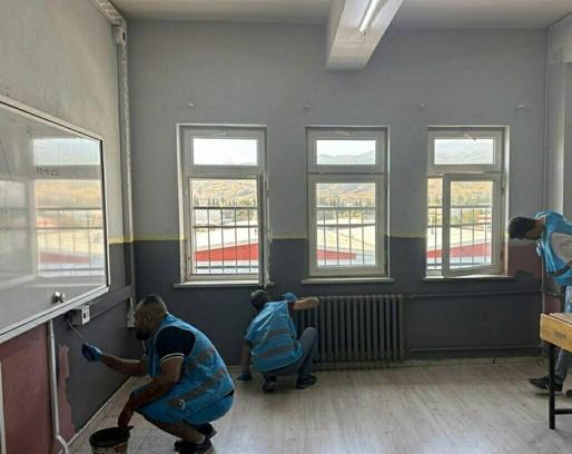Denetimli serbestlik yükümlülerinden okullara bakım desteği