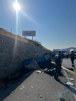 Çekici, traktöre arkadan çarptı: 1 ölü, 2 yaralı
