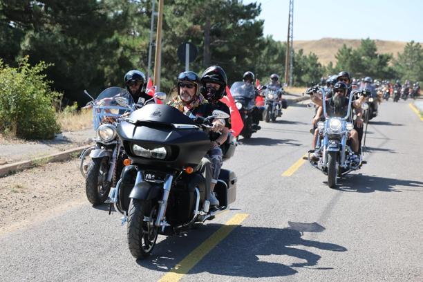 70 ilden, 700 motosiklet tutkunu Sivas'ta buluştu