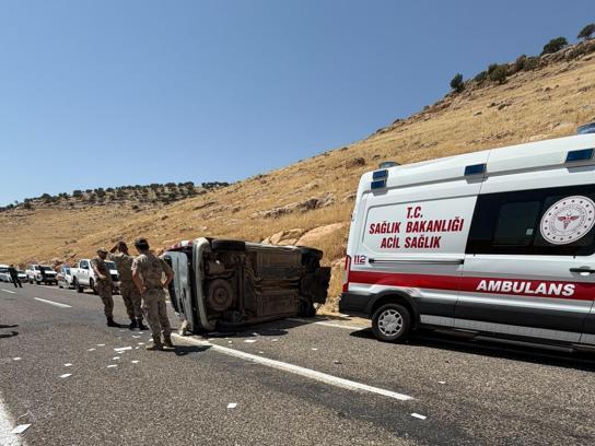 Nusaybin’de takla atan aracın sürücüsü yaralandı