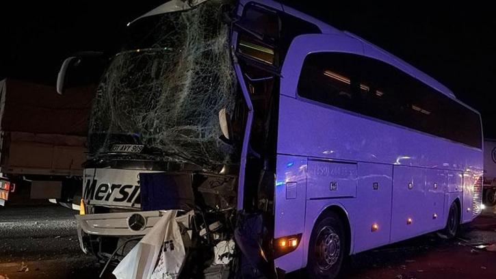 Şanlıurfa'da iki yolcu otobüsü çarpıştı: 13 yaralı