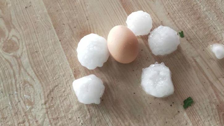 Osmaniye'de yumurta büyüklüğünde dolu yağdı