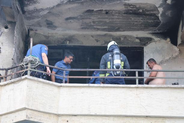 Alanya'da 4 katlı binadaki yangında 3 çocuk dumandan etkilendi