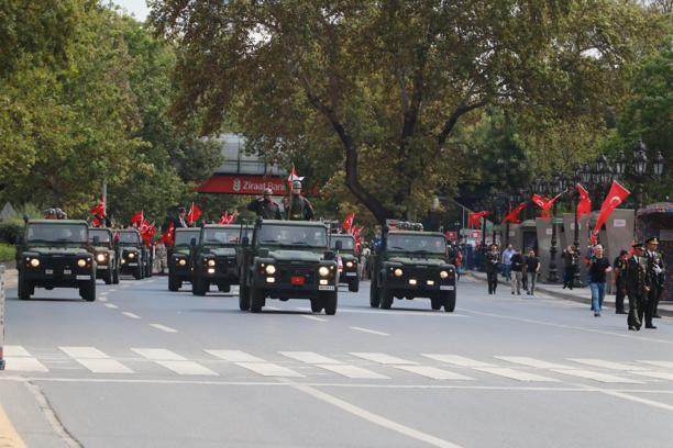 Ankara'da 30 Ağustos korteji