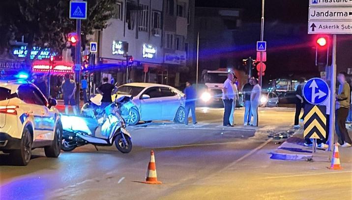 Bursa'da iki otomobil çarpıştı; 9 yaralı