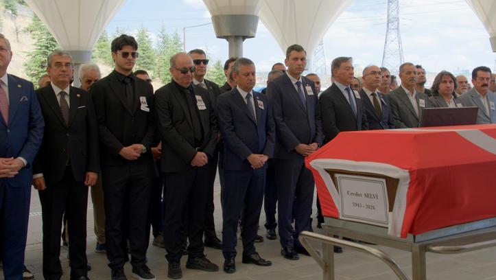 Hayatını kaybeden eski CHP Genel Başkan Vekili Selvi için TBMM'de tören düzenlendi (2)