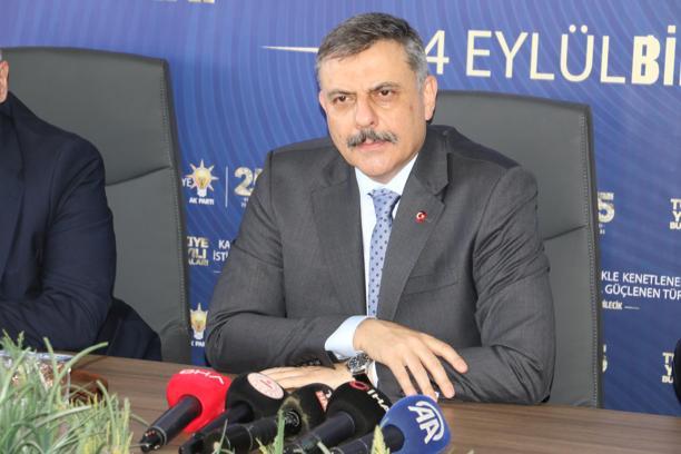 Bakan Çiftçi, Ertuğrul Gazi Türbesi’ni ziyaret etti