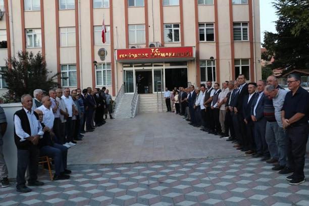 Bakan Çiftçi, Ertuğrul Gazi Türbesi’ni ziyaret etti (3)