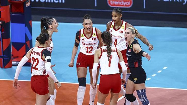 A Milli Kadın Voleybol Takımı, Avrupa Şampiyonası'nda finale yükseldi