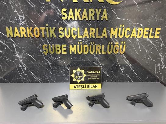 Otoyolda polisten silah operasyonu