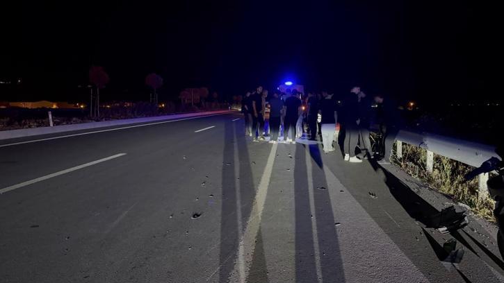 Çevre yolunda yarışırken çarpışan motosikletlerin sürücüleri yaralandı