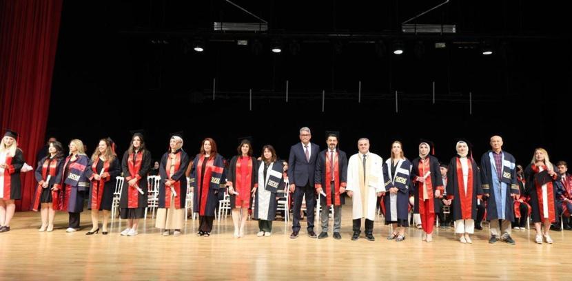 ERÜ'de lisansüstü öğrencilerin mezuniyet sevinci