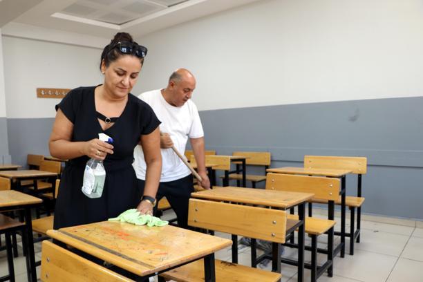 Van’da öğretmenler, okulları yeni eğitim dönemine hazırlıyor