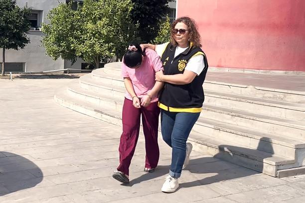Adana'da toplam 297 yıl hapis cezasıyla aranan çift, villada yakalandı